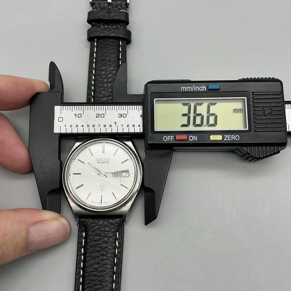 Vintage Seiko Quartz Mens Watch 37mm Date 7123-8239 Cracked Crystal New Battery